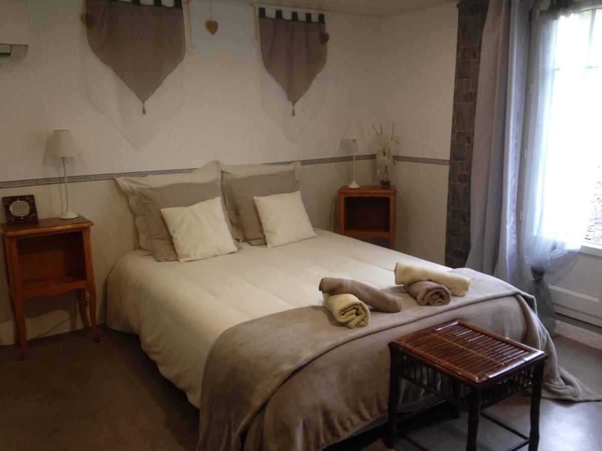 Chambre D'Hotes Hola Лаваль Екстер'єр фото